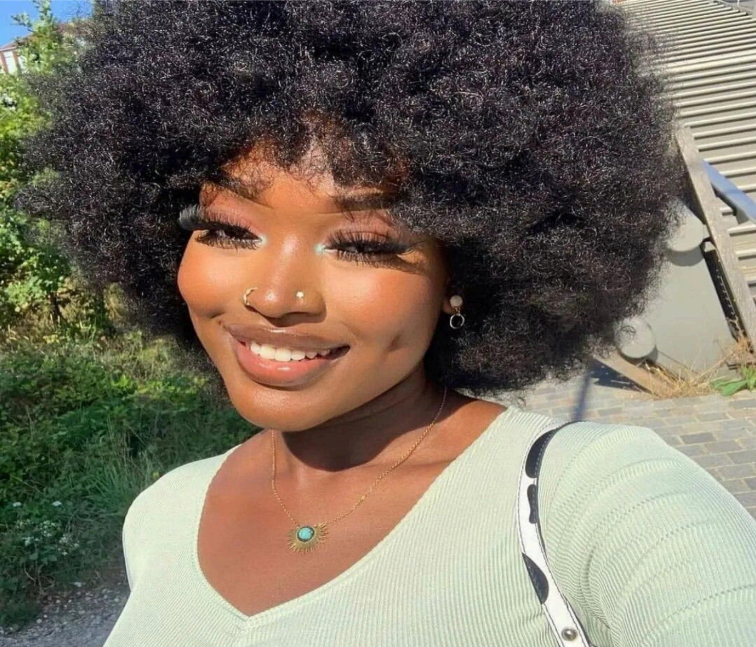 Perruque de Cheveux Humains Bouclés Afro Moelleux – 200% Densité